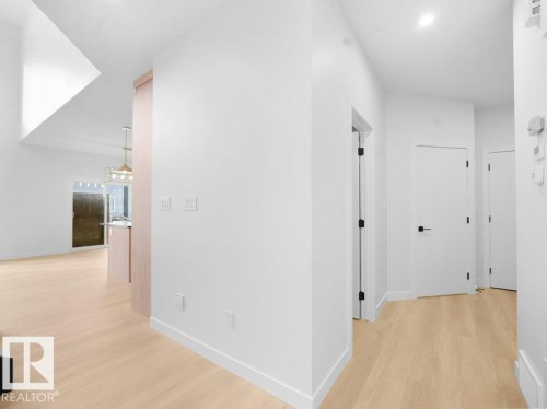 3312 Chickadee Dr, Edmonton, AB - Indoor Photo Showing Other Room