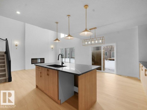 3312 Chickadee Dr, Edmonton, AB - Indoor Photo Showing Kitchen With Upgraded Kitchen