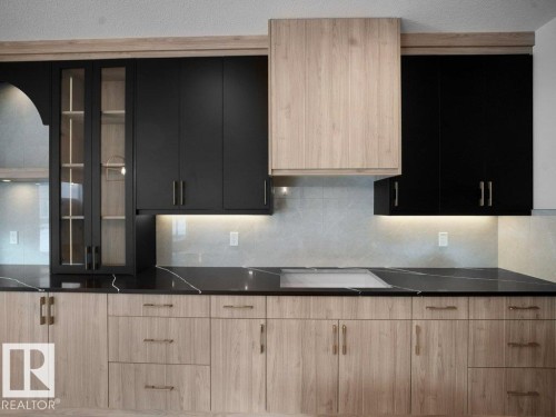 3312 Chickadee Dr, Edmonton, AB - Indoor Photo Showing Kitchen