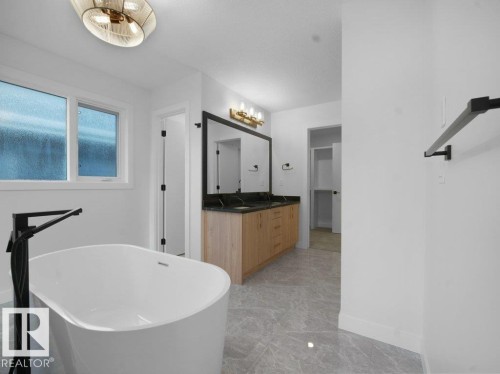 3312 Chickadee Dr, Edmonton, AB - Indoor