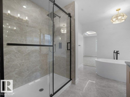3312 Chickadee Dr, Edmonton, AB - Indoor Photo Showing Bathroom