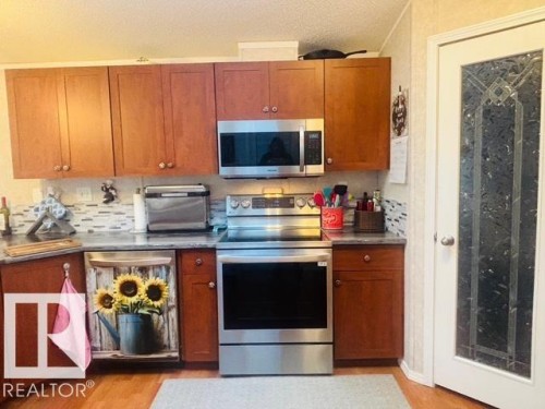 245 Oak Wood Drive Nw, Edmonton, AB - Indoor Photo Showing Kitchen