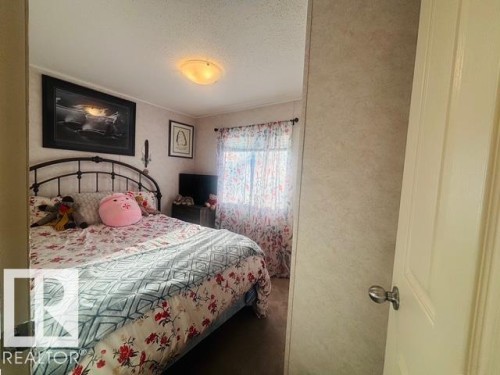 245 Oak Wood Drive Nw, Edmonton, AB - Indoor Photo Showing Bedroom