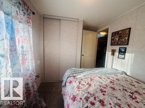 245 Oak Wood Drive Nw, Edmonton, AB - Indoor Photo Showing Bedroom