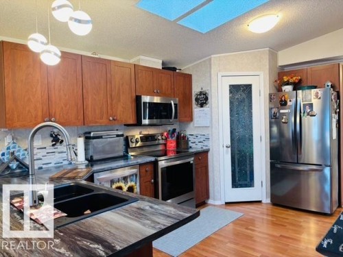 245 Oak Wood Drive Nw, Edmonton, AB - Indoor Photo Showing Kitchen With Double Sink