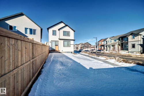 Back of house with a residential view - 3569 Erlanger Link, Edmonton, AB - Outdoor
