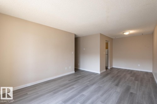 311 1624 48 Street, Edmonton, AB - Indoor Photo Showing Other Room