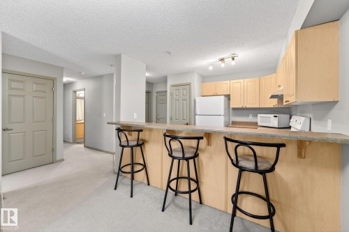 108 10403 98 Avenue, Edmonton, AB - Indoor Photo Showing Kitchen