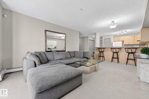 108 10403 98 Avenue, Edmonton, AB - Indoor Photo Showing Living Room