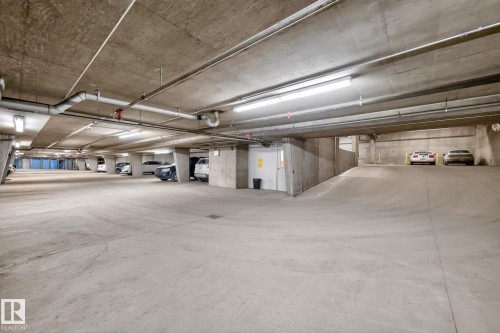 108 10403 98 Avenue, Edmonton, AB - Indoor Photo Showing Garage