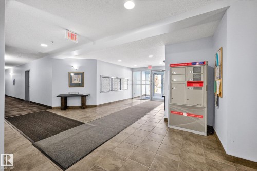 108 10403 98 Avenue, Edmonton, AB - Indoor Photo Showing Other Room