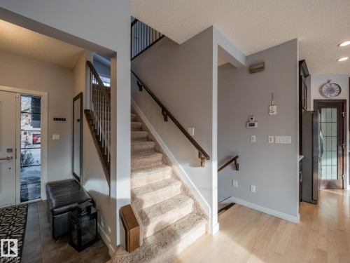 4211 Charles Close, Edmonton, AB - Indoor Photo Showing Other Room