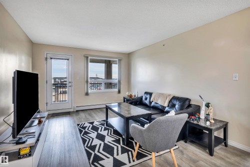 2405 7343 South Terwillegar Drive, Edmonton, AB - Indoor Photo Showing Living Room