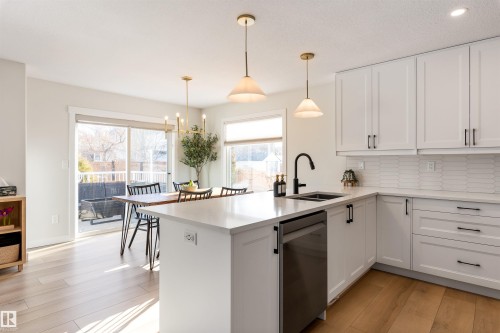 15 Nadine Way, St. Albert, AB - Indoor Photo Showing Kitchen With Double Sink With Upgraded Kitchen