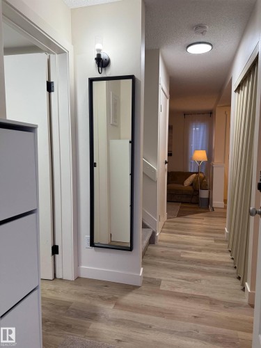 33 4403 Riverbend Road, Edmonton, AB - Indoor Photo Showing Other Room