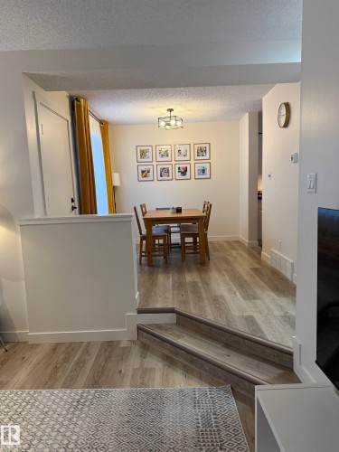 33 4403 Riverbend Road, Edmonton, AB - Indoor