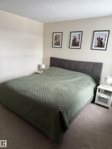 33 4403 Riverbend Road, Edmonton, AB - Indoor Photo Showing Bedroom