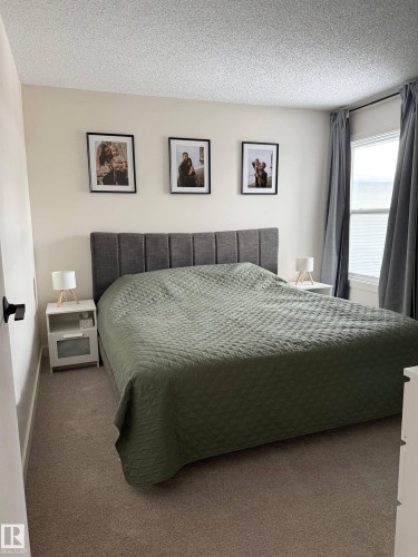 33 4403 Riverbend Road, Edmonton, AB - Indoor Photo Showing Bedroom