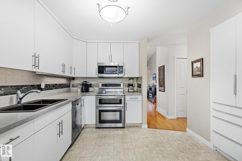 32 9704 165 Street, Edmonton, AB 