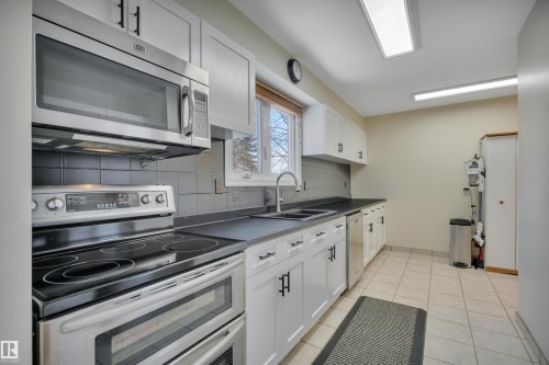 17062 100 Street, Edmonton, AB - Indoor Photo Showing Kitchen
