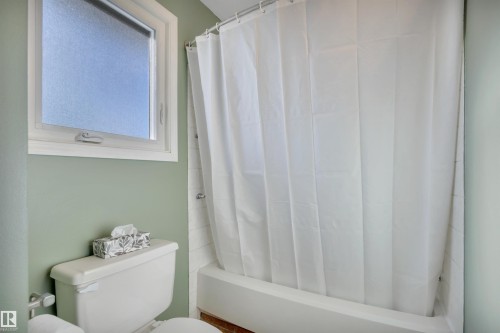 17062 100 Street, Edmonton, AB - Indoor Photo Showing Bathroom