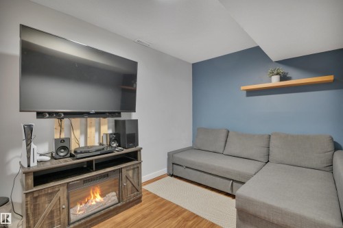 17062 100 Street, Edmonton, AB - Indoor Photo Showing Living Room