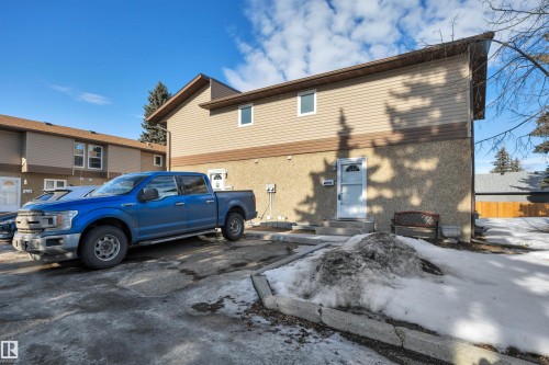 17062 100 Street, Edmonton, AB - Outdoor