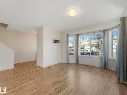 3003 16 Avenue, Edmonton, AB - Indoor Photo Showing Other Room