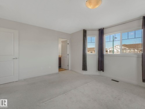 3003 16 Avenue, Edmonton, AB - Indoor Photo Showing Other Room