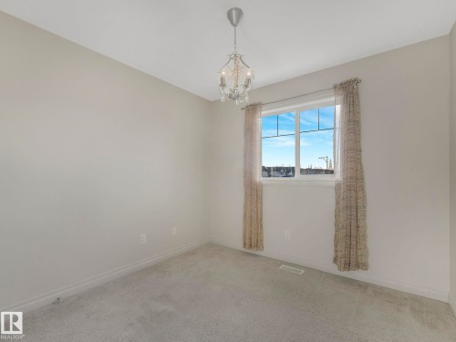 3003 16 Avenue, Edmonton, AB - Indoor Photo Showing Other Room