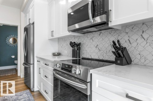 67 Jamison Crescent, St. Albert, AB - Indoor Photo Showing Kitchen With Upgraded Kitchen