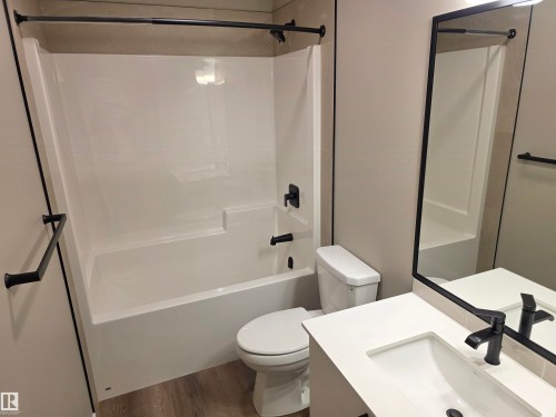 11 Sereno Lane, Fort Saskatchewan, AB - Indoor Photo Showing Bathroom