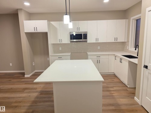 11 Sereno Lane, Fort Saskatchewan, AB - Indoor Photo Showing Kitchen