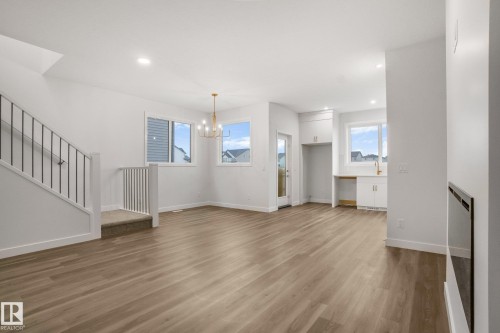 3741 Erlanger Drive, Edmonton, AB - Indoor Photo Showing Other Room