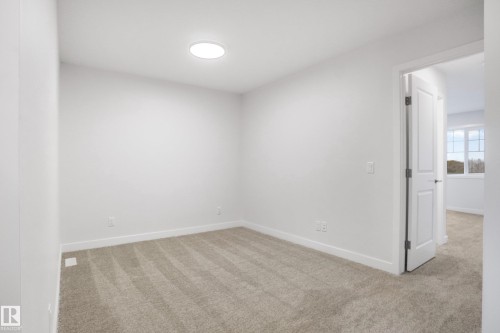 3741 Erlanger Drive, Edmonton, AB - Indoor Photo Showing Other Room