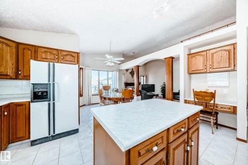 16135 56 Street, Edmonton, AB - Indoor Photo Showing Kitchen