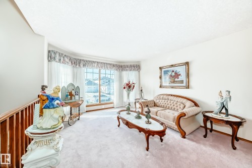 16135 56 Street, Edmonton, AB - Indoor Photo Showing Living Room