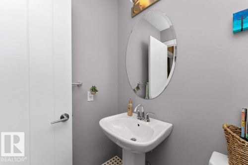 Half bath with toilet - 2607 20 Avenue, Edmonton, AB - Indoor Photo Showing Bathroom