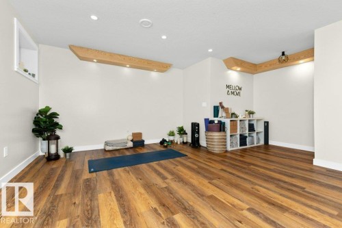 2607 20 Avenue, Edmonton, AB - Indoor Photo Showing Other Room