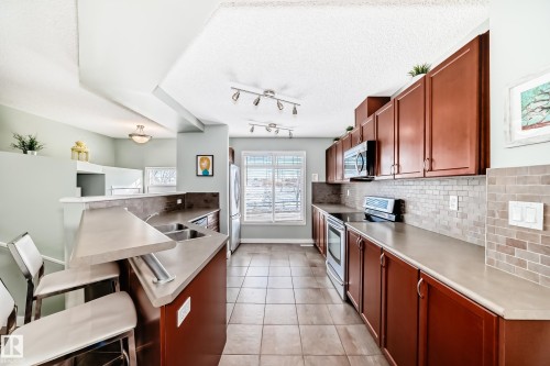 4 1804 70 Street, Edmonton, AB - Indoor
