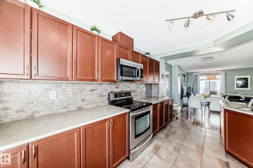 4 1804 70 Street, Edmonton, AB - Indoor Photo Showing Kitchen