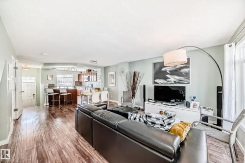 4 1804 70 Street, Edmonton, AB - Indoor Photo Showing Living Room