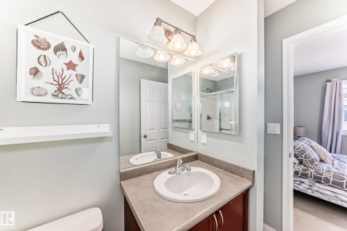 4 1804 70 Street, Edmonton, AB - Indoor Photo Showing Bathroom