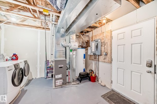 4 1804 70 Street, Edmonton, AB - Indoor