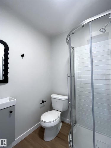16307 112 Street, Edmonton, AB - Indoor Photo Showing Bathroom