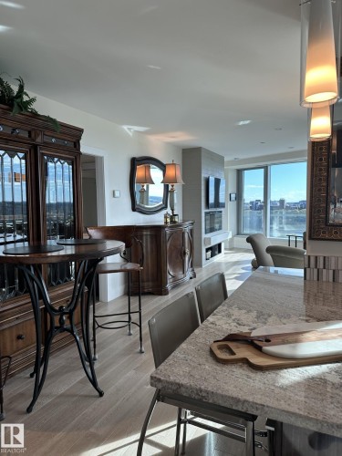 1403 11969 Jasper Avenue, Edmonton, AB - Indoor Photo Showing Dining Room