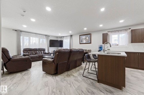 8955 150 Street, Edmonton, AB - Indoor