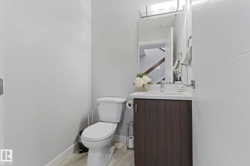 8955 150 Street, Edmonton, AB - Indoor Photo Showing Bathroom
