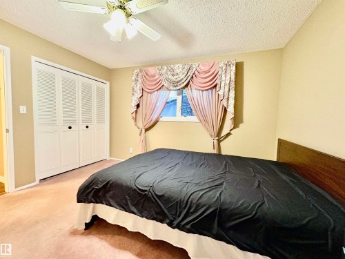 11920 45 Street, Edmonton, AB - Indoor Photo Showing Bedroom