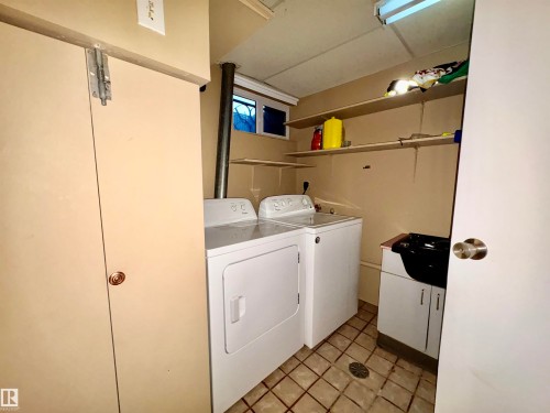 11920 45 Street, Edmonton, AB - Indoor Photo Showing Laundry Room